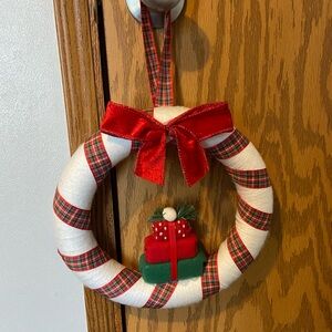 Holiday Gift Wreath